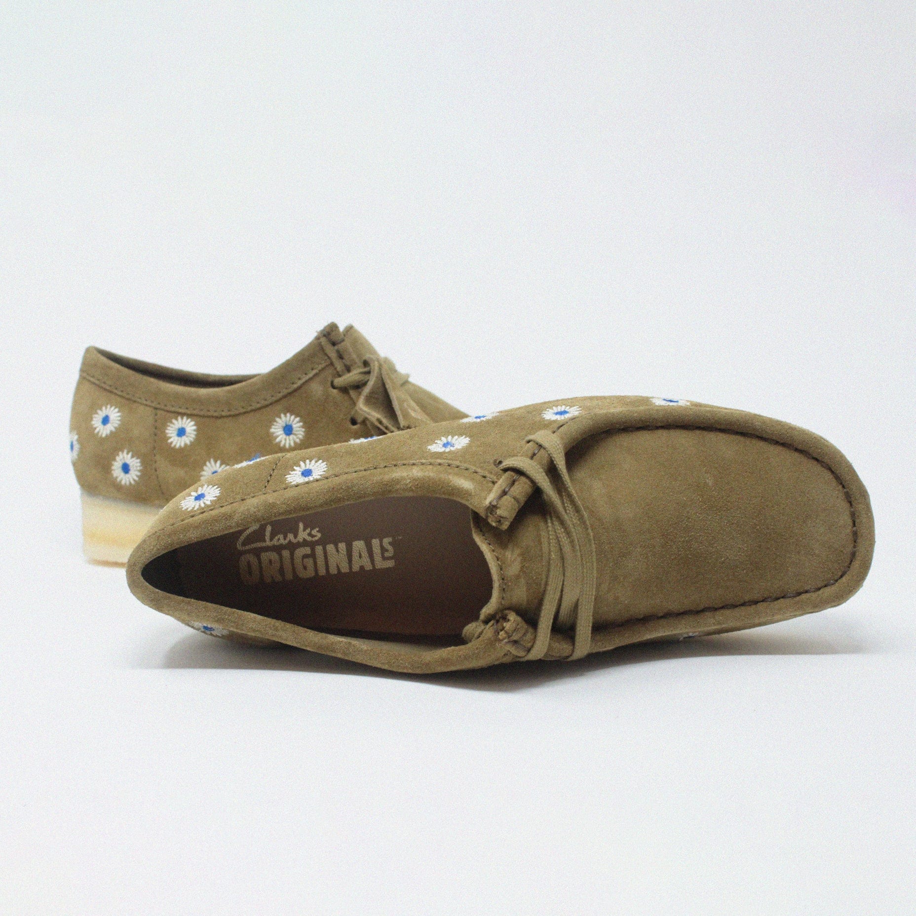 Clarks Wallabee floral-embroidered boat shoes - Brown