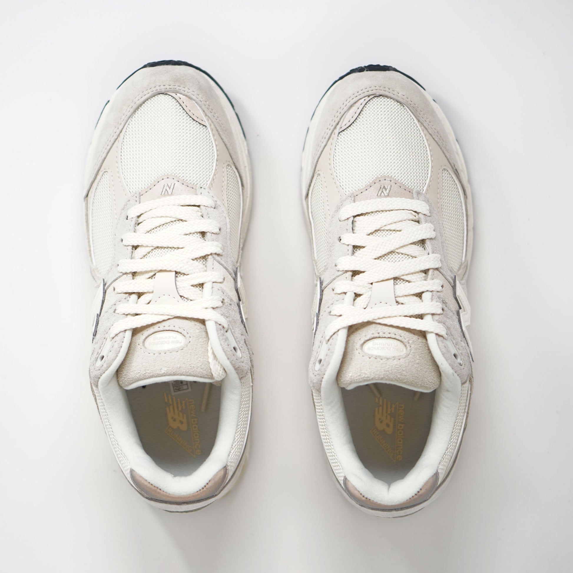New Balance M 2002 RCC Calm Taupe TRAINERS  - ZIGZAG Footwear
