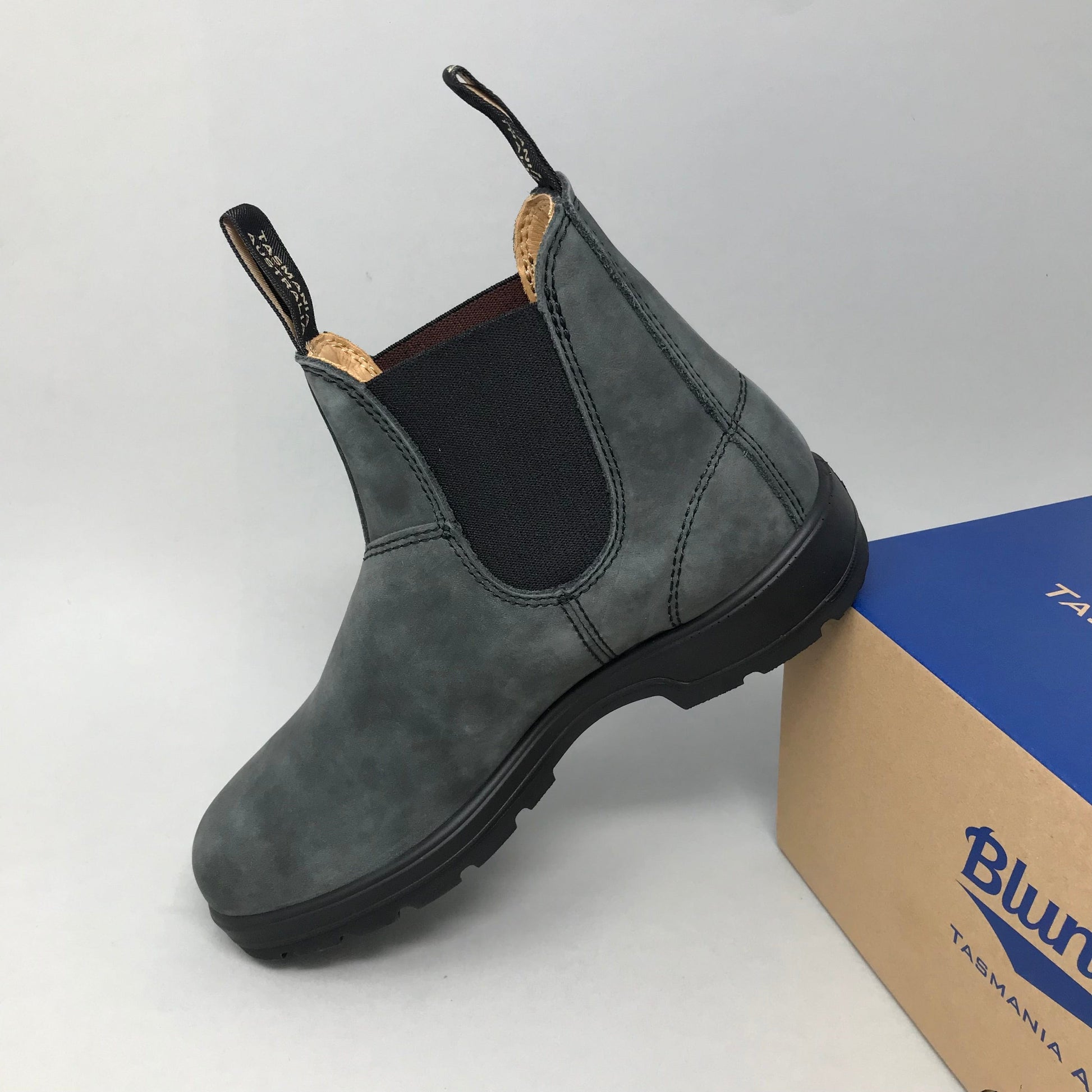 Blundstone 587 in Rustic Black BOOTS  - ZIGZAG Footwear