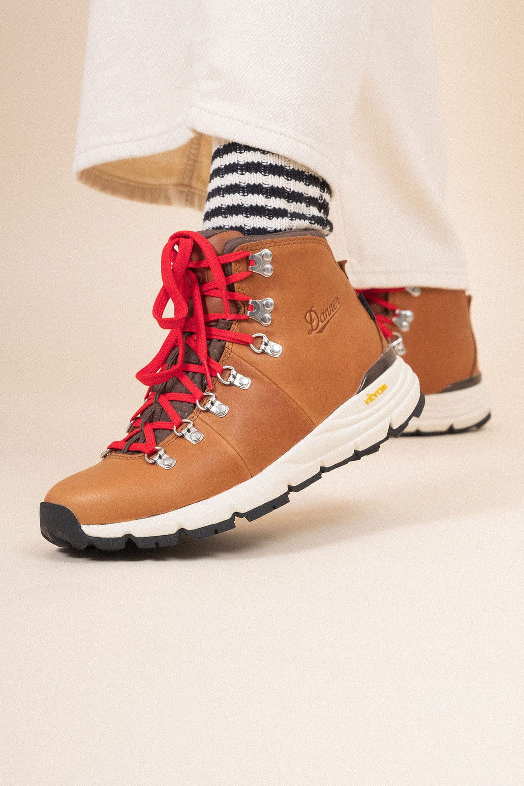 Danner Men’s Mountain 600 4.5 Hiking Boots Saddle Tan BOOTS  - ZIGZAG Footwear