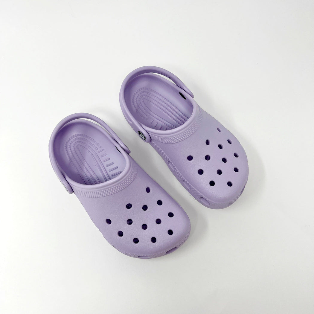 The lavender croc mini –
