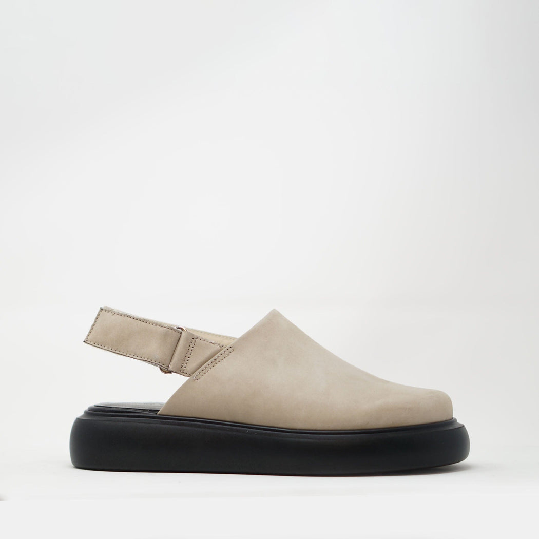 Vagabond Blenda Clog Sand SANDALS  - ZIGZAG Footwear
